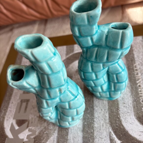 Vintage Pair of Turquoise Glazed Coral Vases - Picture 6 of 9